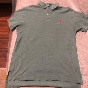 Men’s polo.